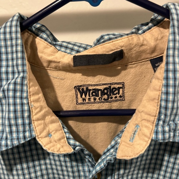 Wrangler Men's Blue Checkered Casual Shirt - Picture 2 of 4
